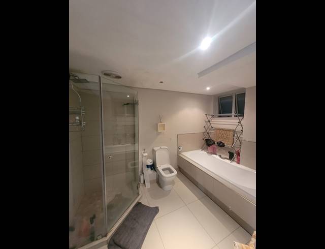 2 BEDROOM APARTMENT RENTED IN CAPE TOWN CITY CENTRE